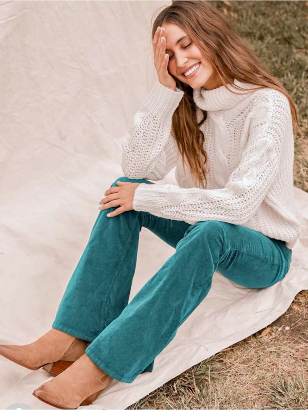 Free People Pull Up Penny Cords Turquoise flare pants. Size 26.🦋🦋